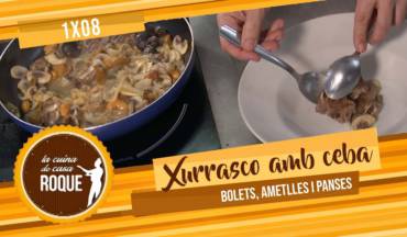 Xurrasco amb ceba, bolets, ametlles i panses